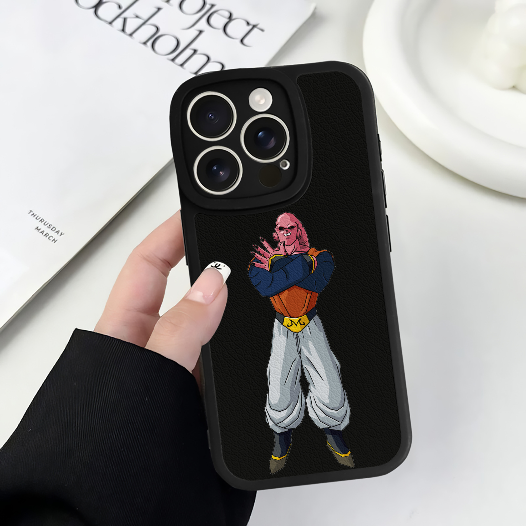 （画像用） ドラゴンボール 魔人ブウ DRAGON BALL Majin Buu 【iPhone 16シリーズ対応】シリコンスマホケース（レザー調） 材質：シリコン